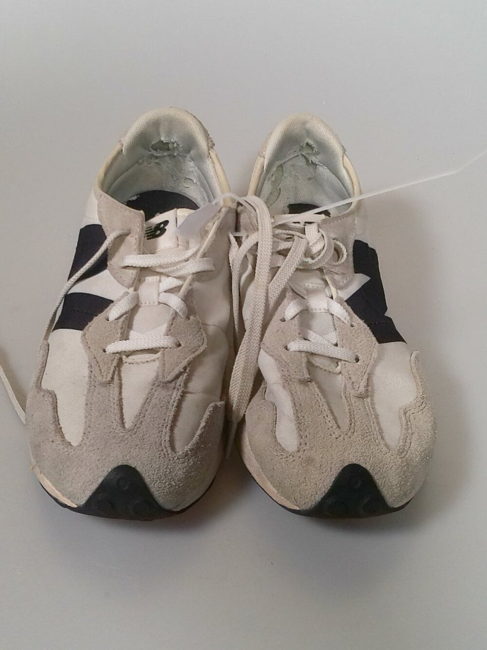 New Balance 327 GS327FE Sneakers Youth 5.5 / Women’s 7 “N” logo Beige Black